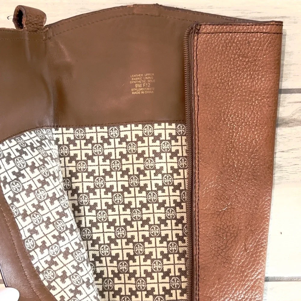 Tory Burch Amanda Riding Boot Women Tan Pebbled Leather Gold Logo Good Condition